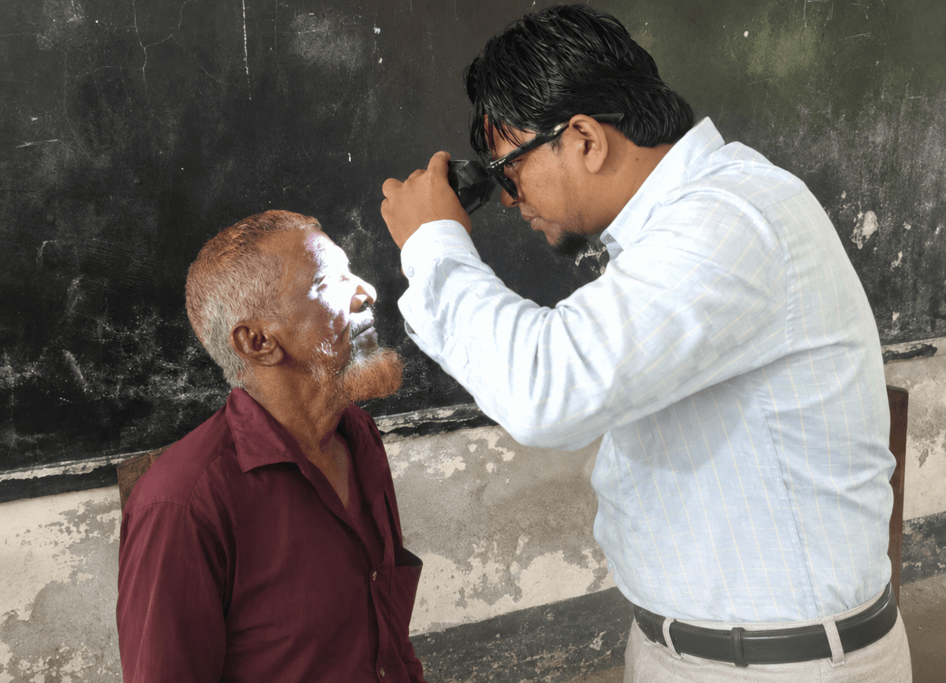 Free medical camp volunteers serving patients